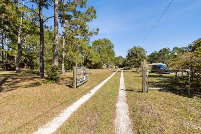 85685 Lonnie Crews Rd in Fernandina Beach, FL - Building Photo - Building Photo
