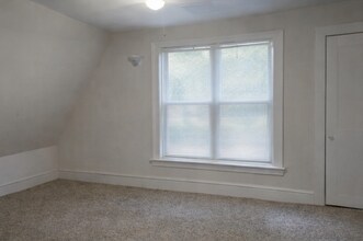 372 North St, Unit 3 in Elgin, IL - Foto de edificio - Building Photo