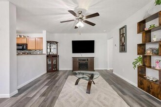 10718 Edgewest Terrace in Fort Worth, TX - Building Photo - Building Photo