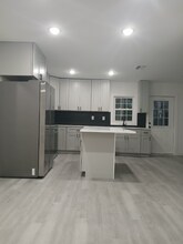 1110 Commerce Dr in Greenville, TX - Foto de edificio - Building Photo