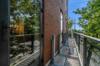 435 Westport Rd in Kansas City, MO - Building Photo - Building Photo