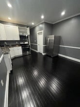 1501 E Baltimore St in Baltimore, MD - Foto de edificio - Building Photo