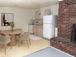 418 NW Maryland St, Unit lower in Pullman, WA - Foto de edificio - Building Photo