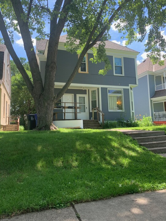 1632 Englewood Ave, Unit 1 in St. Paul, MN - Foto de edificio