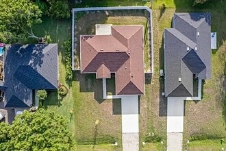 8575 99th Ct in Vero Beach, FL - Building Photo - Building Photo