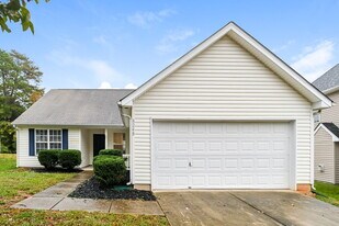 8248 Fox Swamp Rd in Charlotte, NC - Building Photo