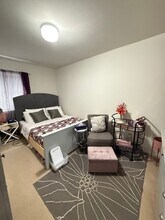 105 Lake Powell Rd in Williamsburg, VA - Foto de edificio - Building Photo