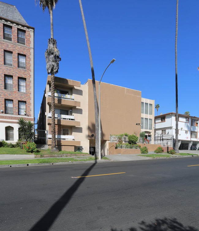 417 S Mariposa Ave in Los Angeles, CA - Foto de edificio - Building Photo