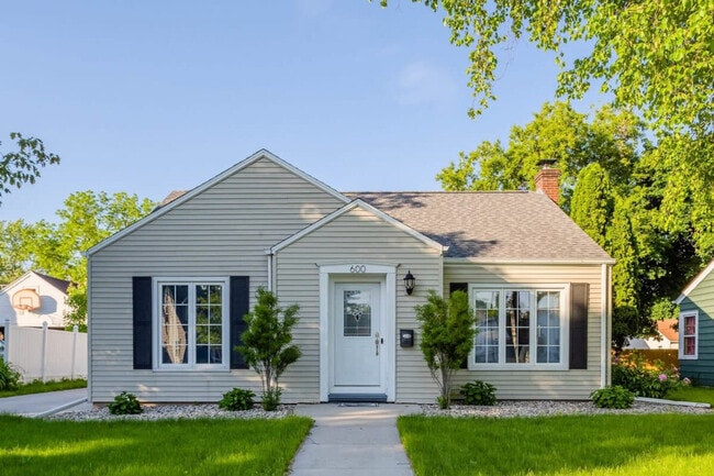 600 N Outagamie Ct in Appleton, WI - Building Photo - Building Photo