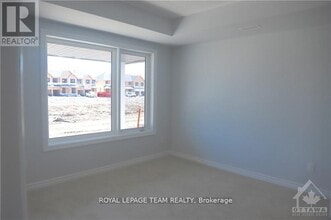 110 Kyanite Ln in Ottawa, ON - Building Photo - Building Photo