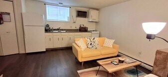 133 N Poplar St in Elizabethtown, PA - Building Photo