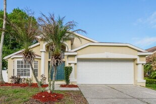 402 Sangria Dr in Valrico, FL - Building Photo