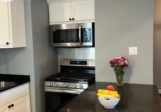 17 Townsend St, Unit 1 in Boston, MA - Building Photo - Building Photo