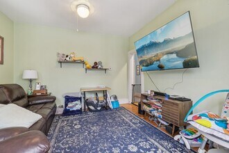 19 Henry St, Unit #1 in Brookline, MA - Building Photo - Building Photo