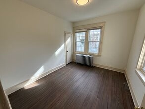 305 W Wayne Ave, Unit 1st Floor in Wayne, PA - Building Photo - Building Photo
