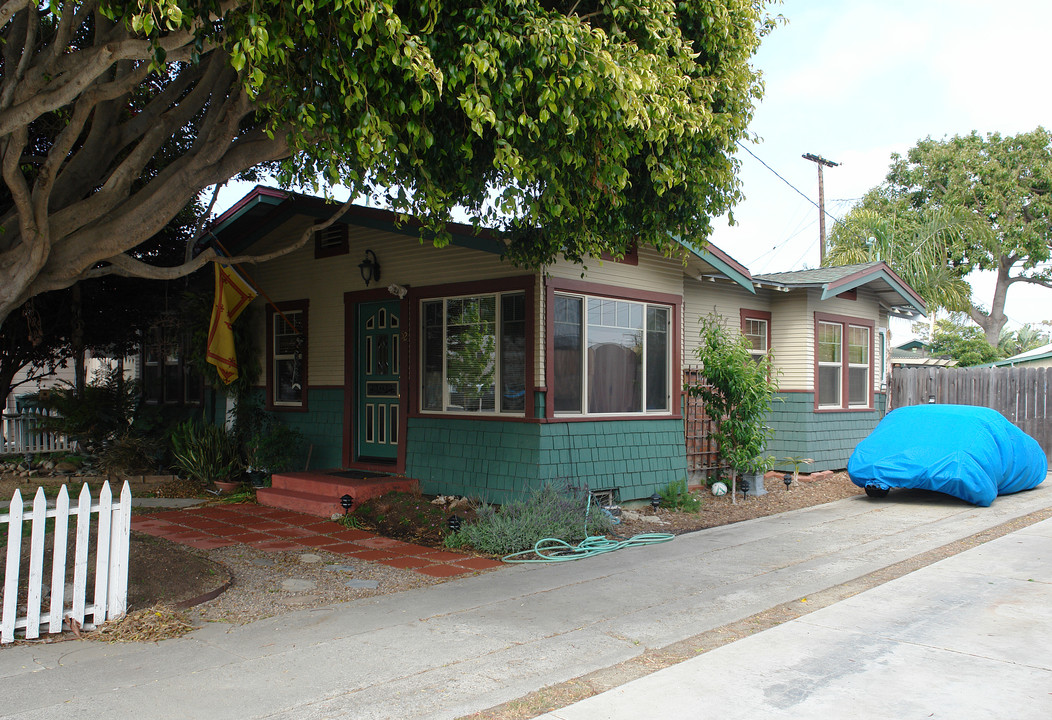 52-54 S Santa Cruz St in Ventura, CA - Building Photo