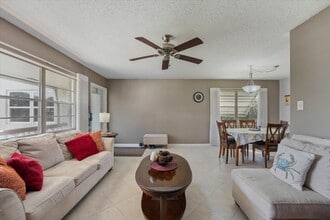 41 Easthampton B in West Palm Beach, FL - Building Photo - Building Photo