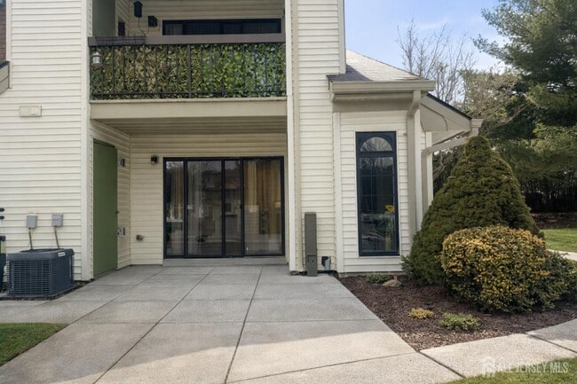 1413 Pebble Pl in Sayreville, NJ - Building Photo - Building Photo