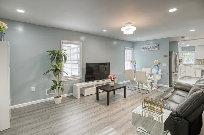 property at 39 Quarry St