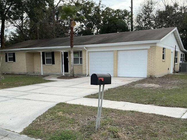 property at 1116 Willow Ln