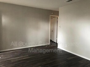 6508 S 1st St in Austin, TX - Foto de edificio - Building Photo