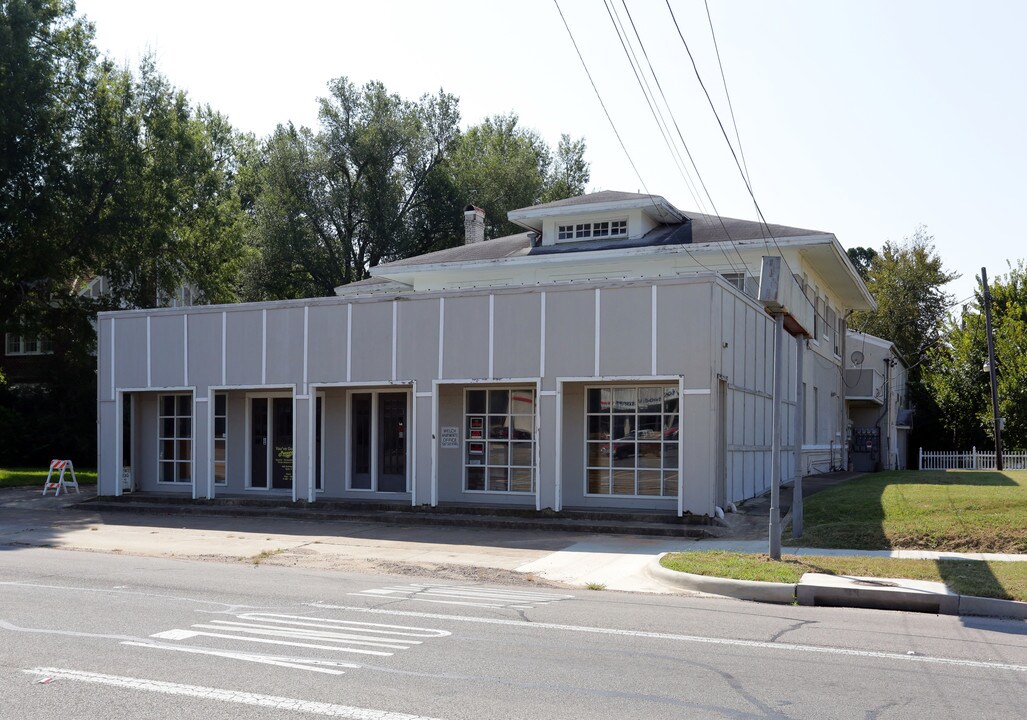 625 Bonham St in Paris, TX - Building Photo