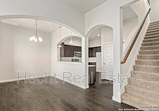 307 Creekside Curve in New Braunfels, TX - Building Photo - Building Photo