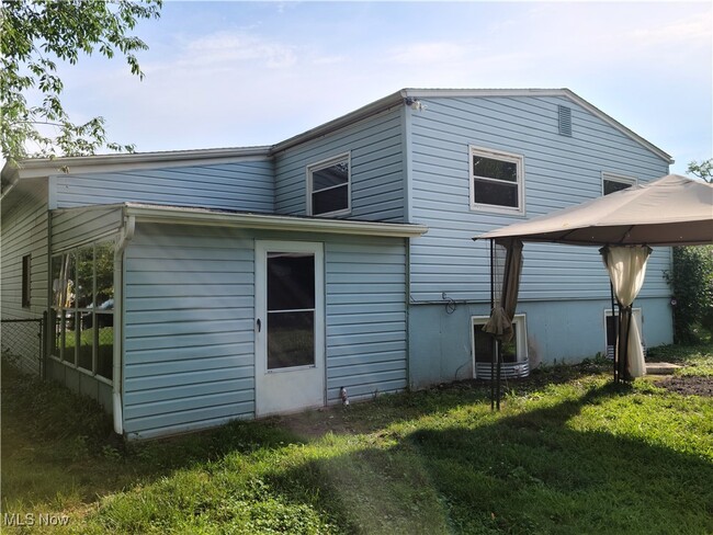 951 Winston St in Akron, OH - Building Photo - Building Photo