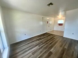 240 Azalea Dr in Westwego, LA - Building Photo