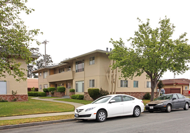 948 Lupin Dr #2 in Salinas, CA - Foto de edificio - Building Photo