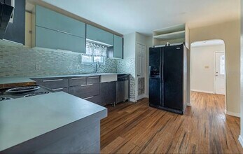 1821 E Humphrey St in Tampa, FL - Building Photo - Building Photo