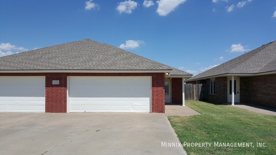 610 N Englewood Ave in Lubbock, TX - Building Photo