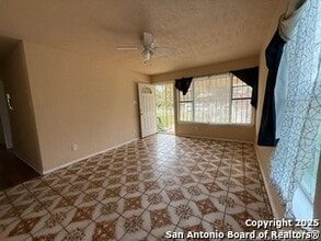 523 Gould St in San Antonio, TX - Building Photo - Building Photo