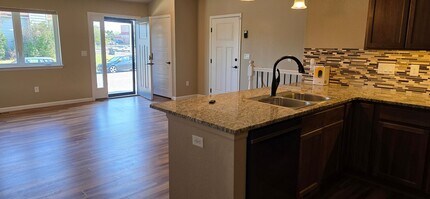 4949 Green River St in Cheyenne, WY - Foto de edificio - Building Photo