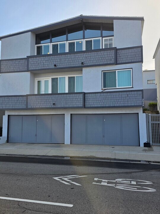 2026 Hermosa Ave, Unit 2 in Hermosa Beach, CA - Building Photo