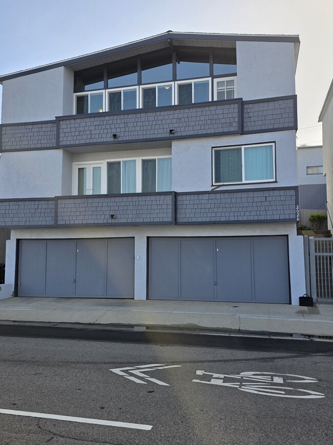 property at 2026 Hermosa Ave