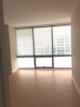 8 E Randolph St, Unit 1804 in Chicago, IL - Foto de edificio - Building Photo