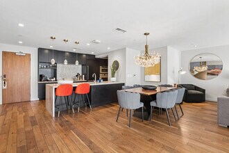 5455 E Lincoln Dr in Paradise Valley, AZ - Foto de edificio - Building Photo