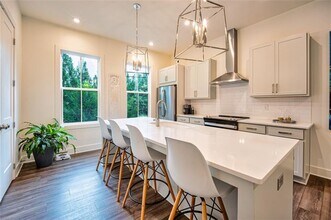 305 Dilbeck Cir in Atlanta, GA - Building Photo - Building Photo