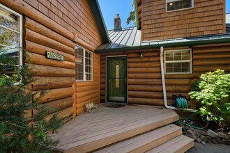 14239 SE Fairoaks Ln in Milwaukie, OR - Building Photo - Building Photo