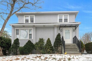 20 Morgan St in Eastchester, NY - Building Photo