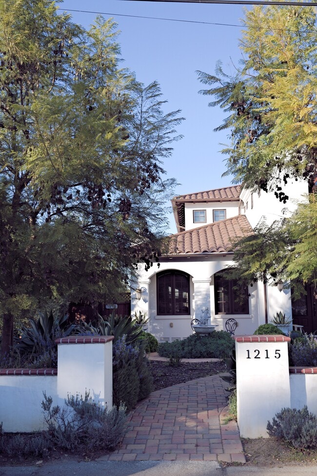 1215 Altamead Dr in Los Altos, CA - Building Photo - Building Photo