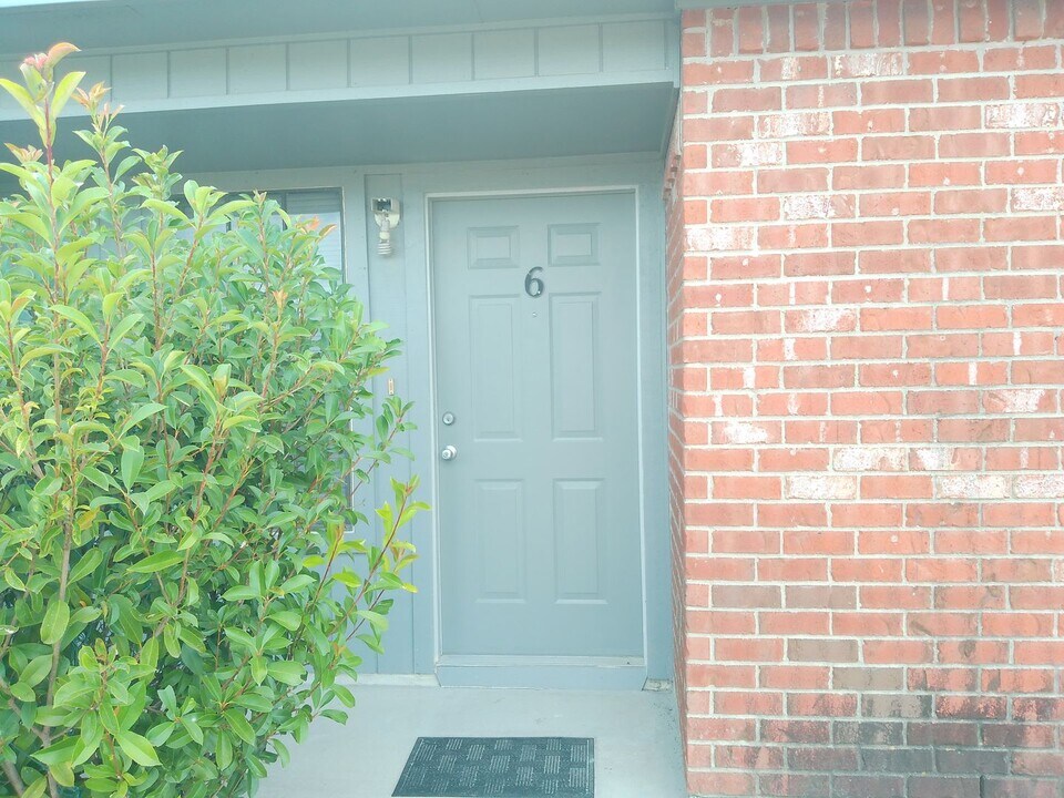 1818 Rodd Field Rd in Corpus Christi, TX - Building Photo
