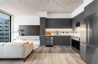 307 SW 5th St in Fort Lauderdale, FL - Foto de edificio - Building Photo