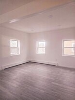 1471 Straight Path, Unit D2 in Wyandanch, NY - Building Photo