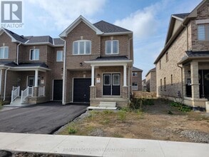 121 Baker St in Thorold, ON - Building Photo - Building Photo