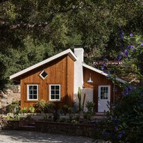 16068 Maricopa Hwy in Ojai, CA - Building Photo