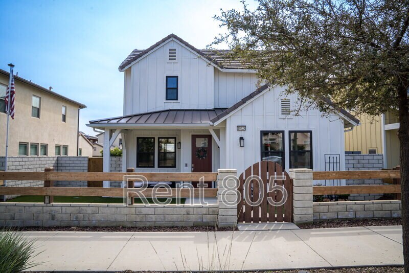 10524 Telegraph Rd in Ventura, CA - Building Photo
