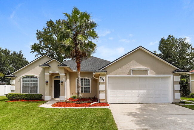 property at 744 E Cumberland Ct