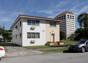 Reko Apartments in Coral Gables, FL - Foto de edificio - Building Photo